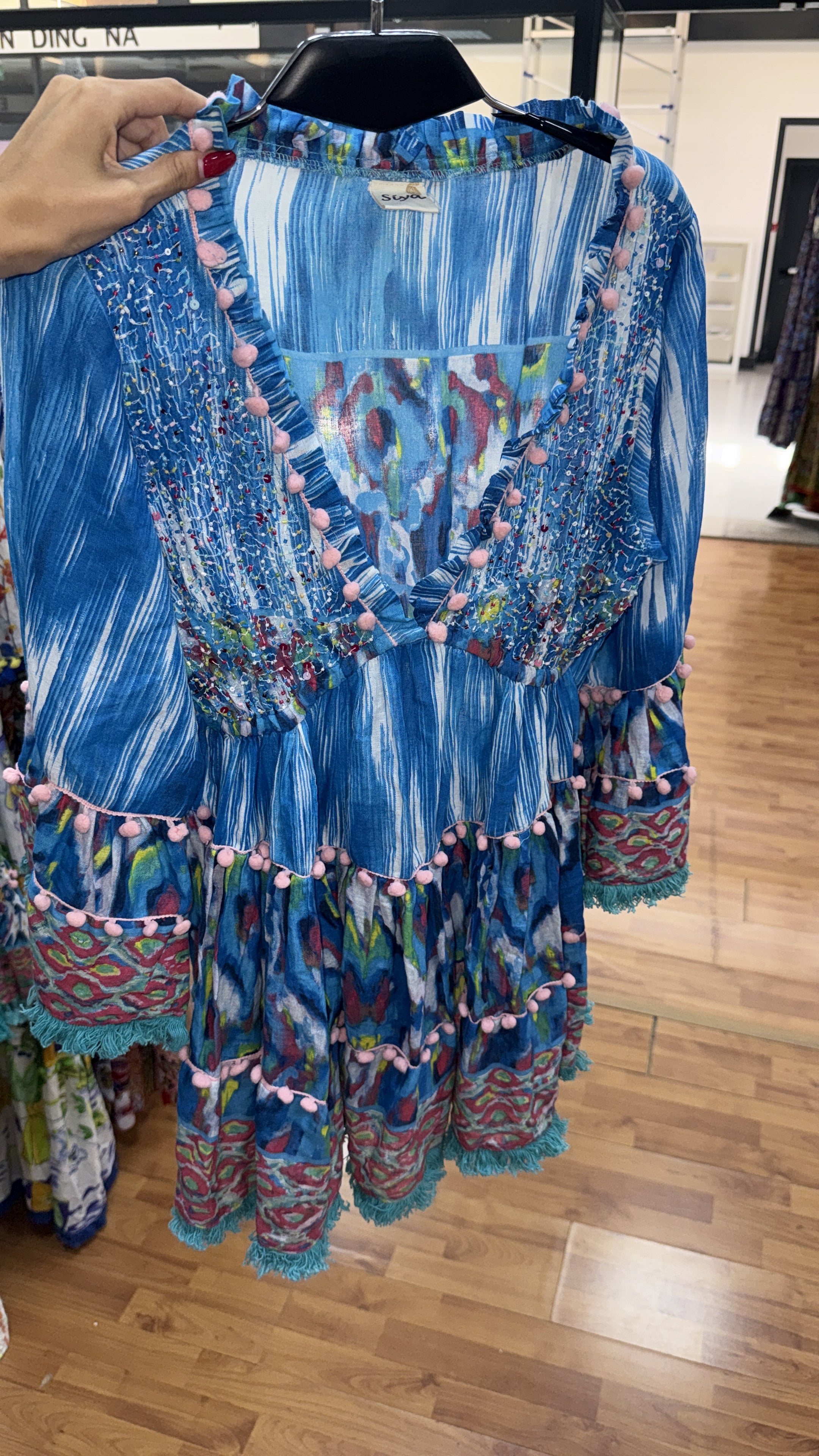 DRESS POMPON